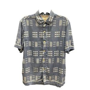 Tommy Bahama Men Button Down Short Sleeve Shirt Size Medium.
